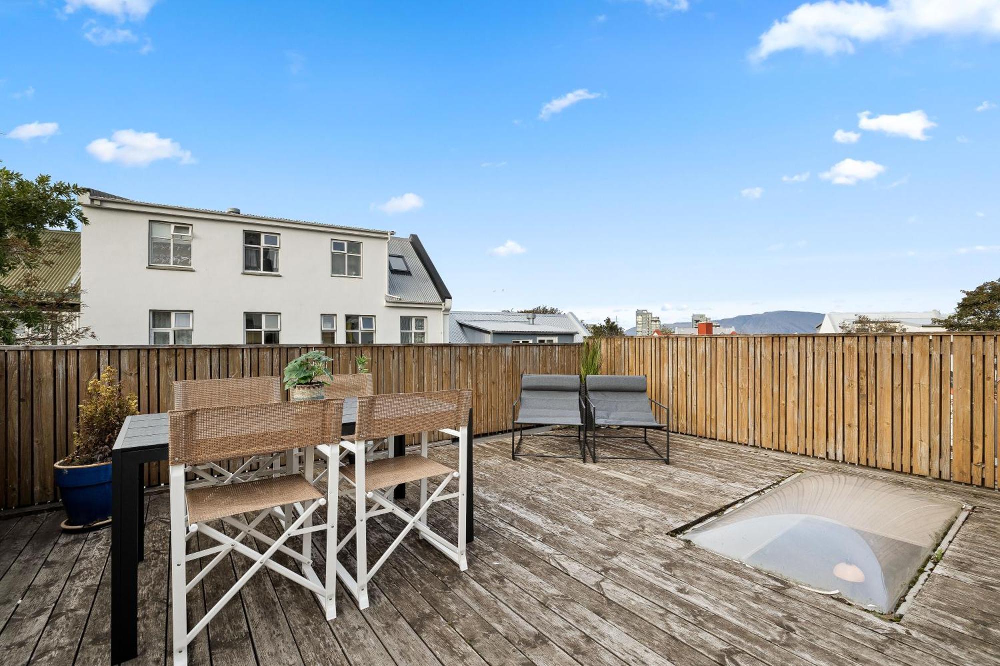 Massive Villa In Downtown Reykjavik With A Sauna Екстер'єр фото